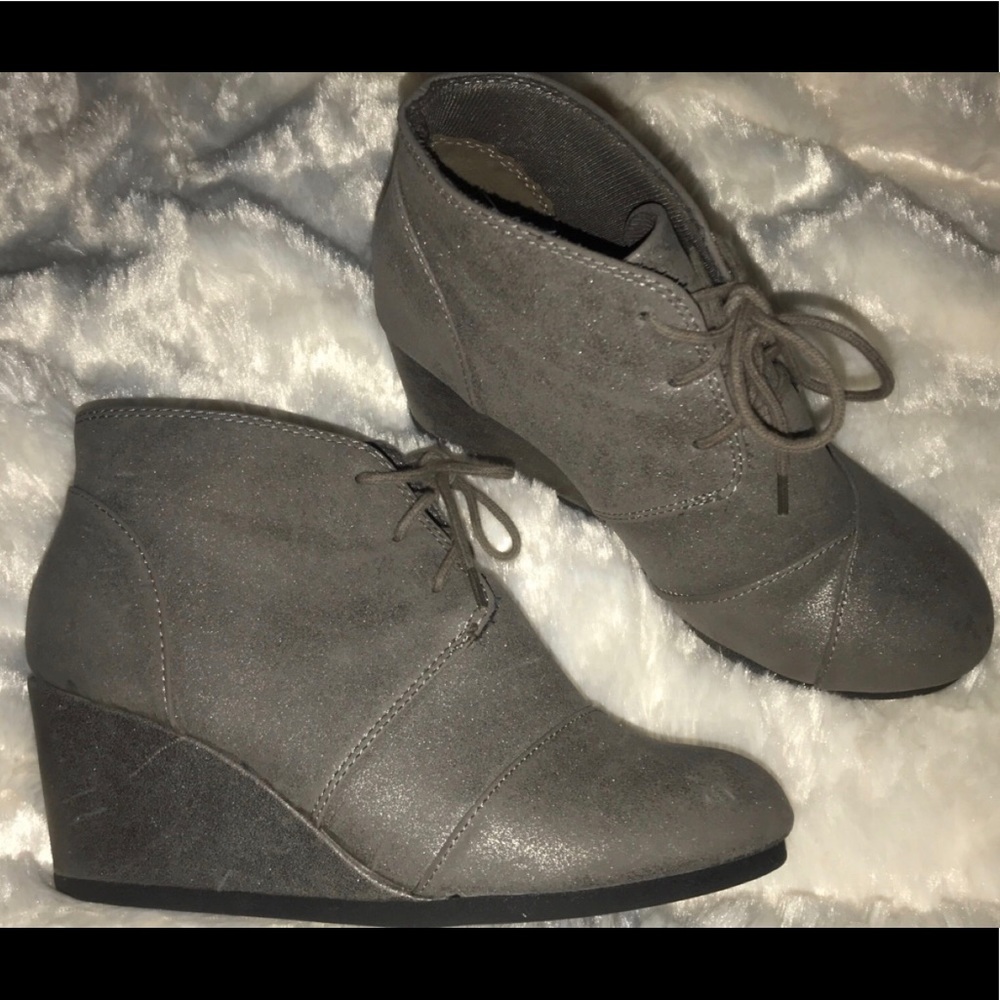 Metallic grey Wedge booties